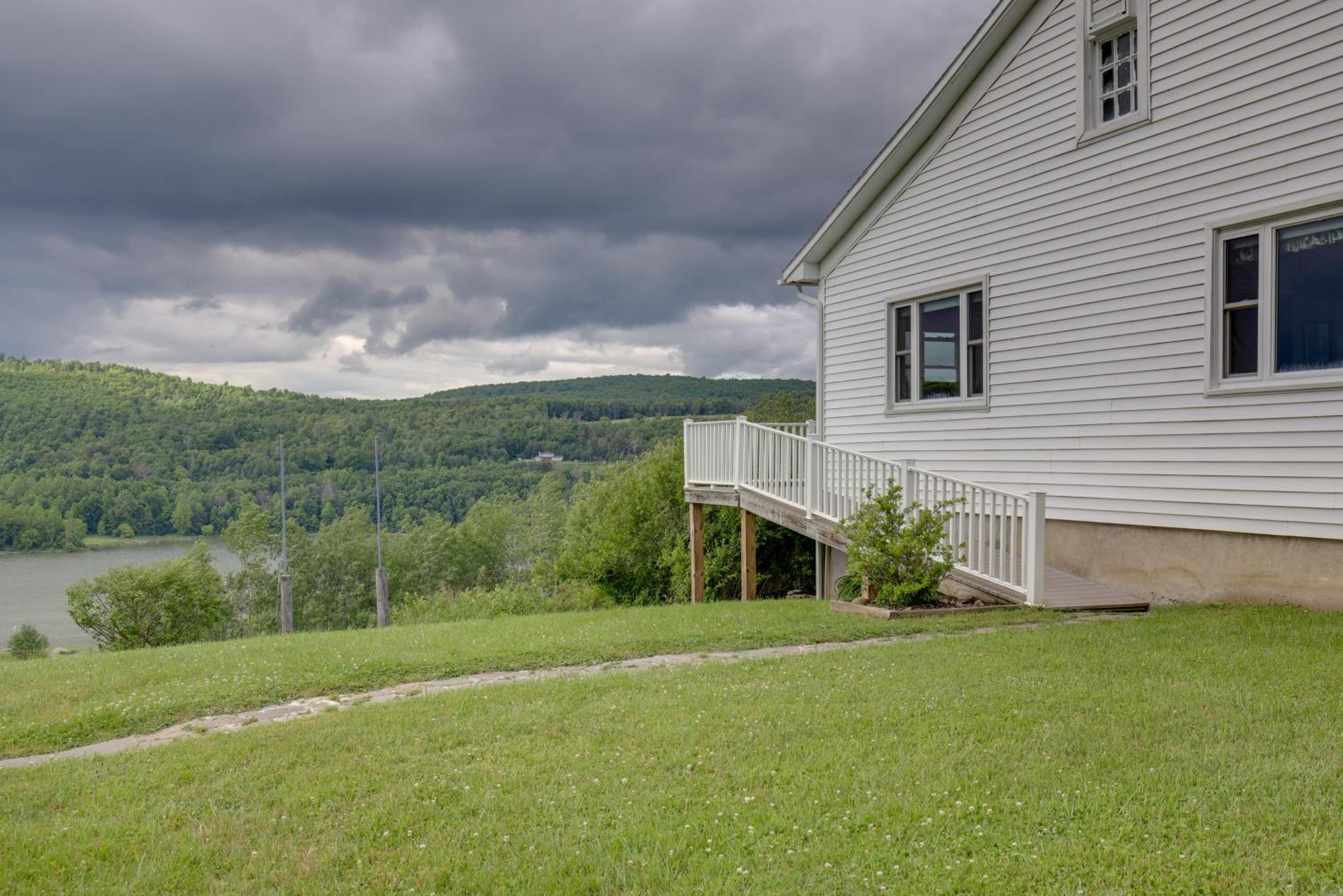 Lawrenceville Apartment With Deck Near Gaming Lands! Exterior foto