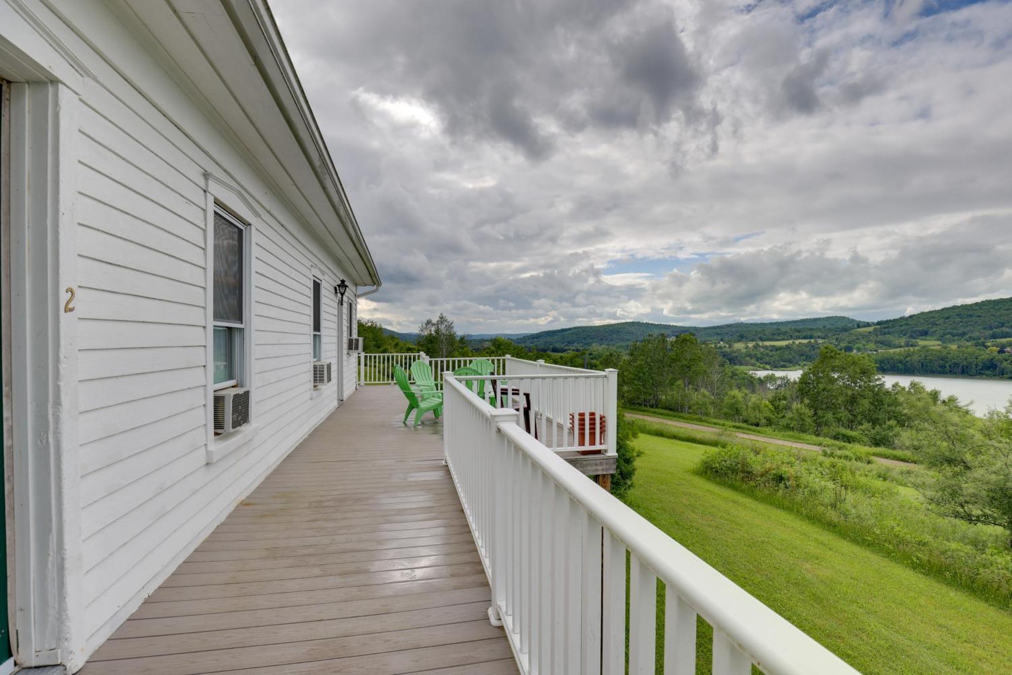 Lawrenceville Apartment With Deck Near Gaming Lands! Exterior foto