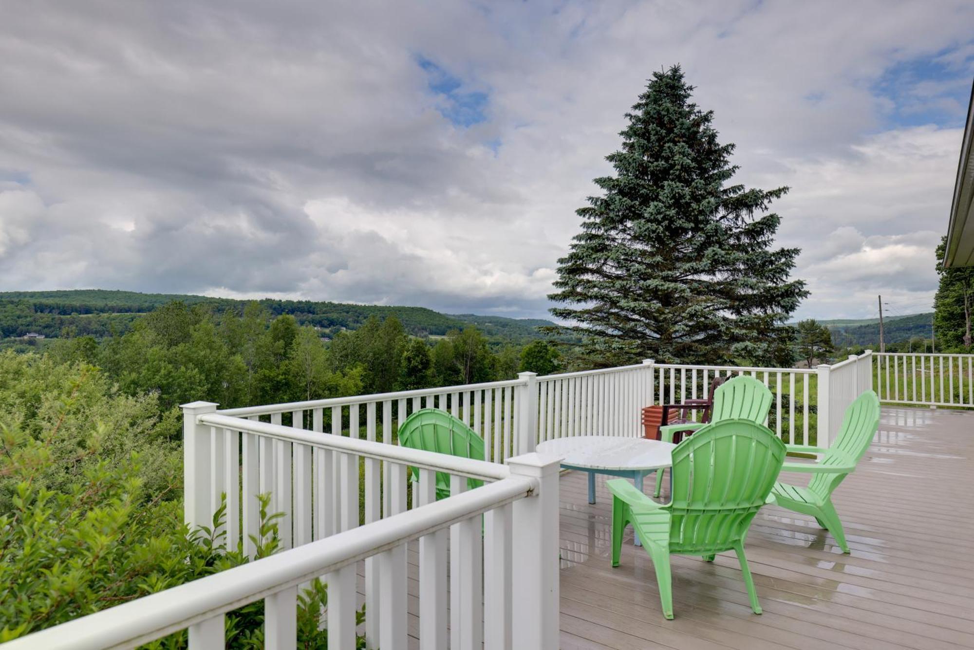 Lawrenceville Apartment With Deck Near Gaming Lands! Exterior foto