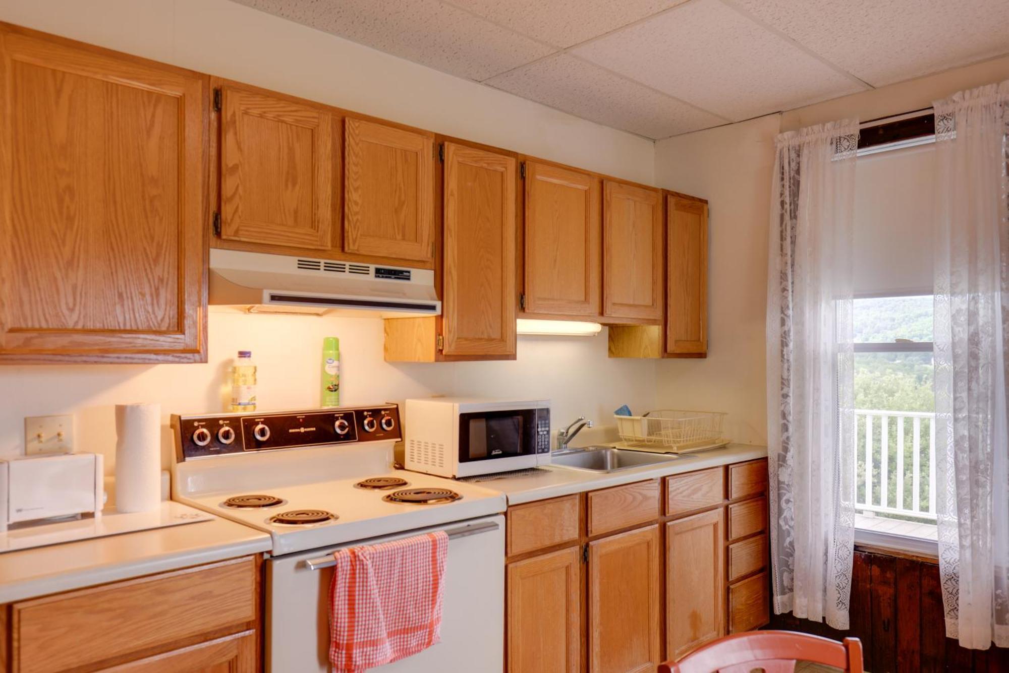 Lawrenceville Apartment With Deck Near Gaming Lands! Exterior foto